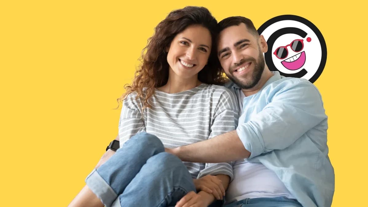 Pareja celebrando su aniversario con una experiencia especial