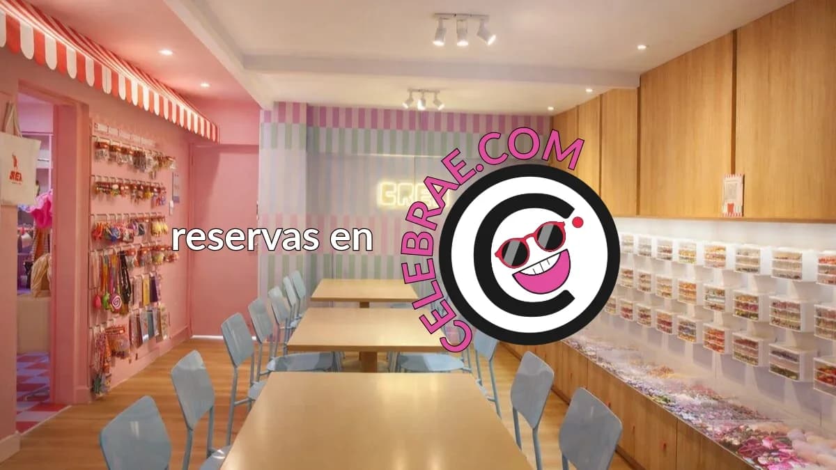 CREA Espacio Creativo y Café en Córdoba, personas pintando tazas