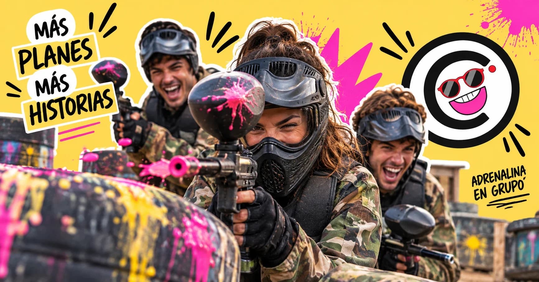 Grupo de amigos jugando paintball en un campo al aire libre