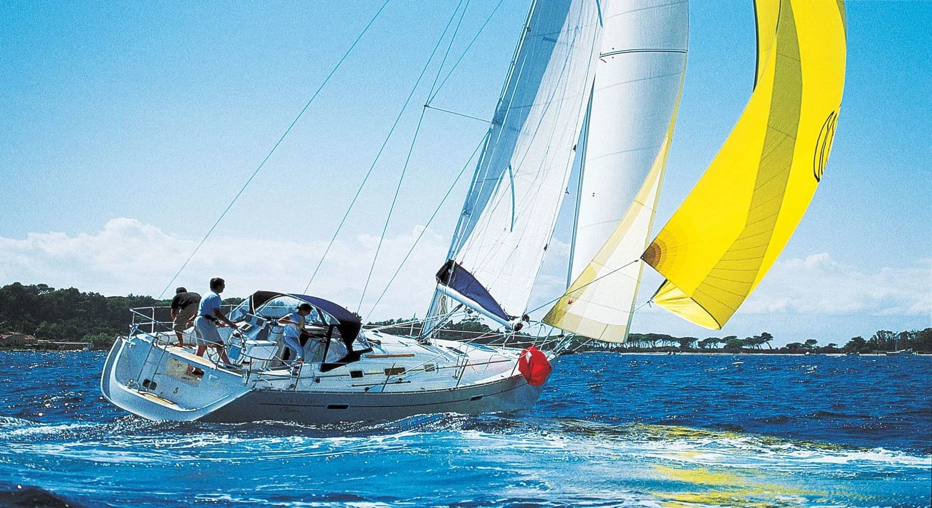 Paseo en Velero: Conecta y Navega con Nuevos Amigos